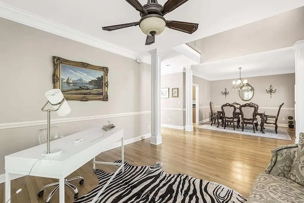 Villa Mckee Manor- South Clt-Matthews-3000 Sq Ft à Charlotte Hébergement de vacances